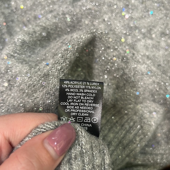 Generation Live Woman’s Sparkle Sweater Size XS - Picture 6 of 6
